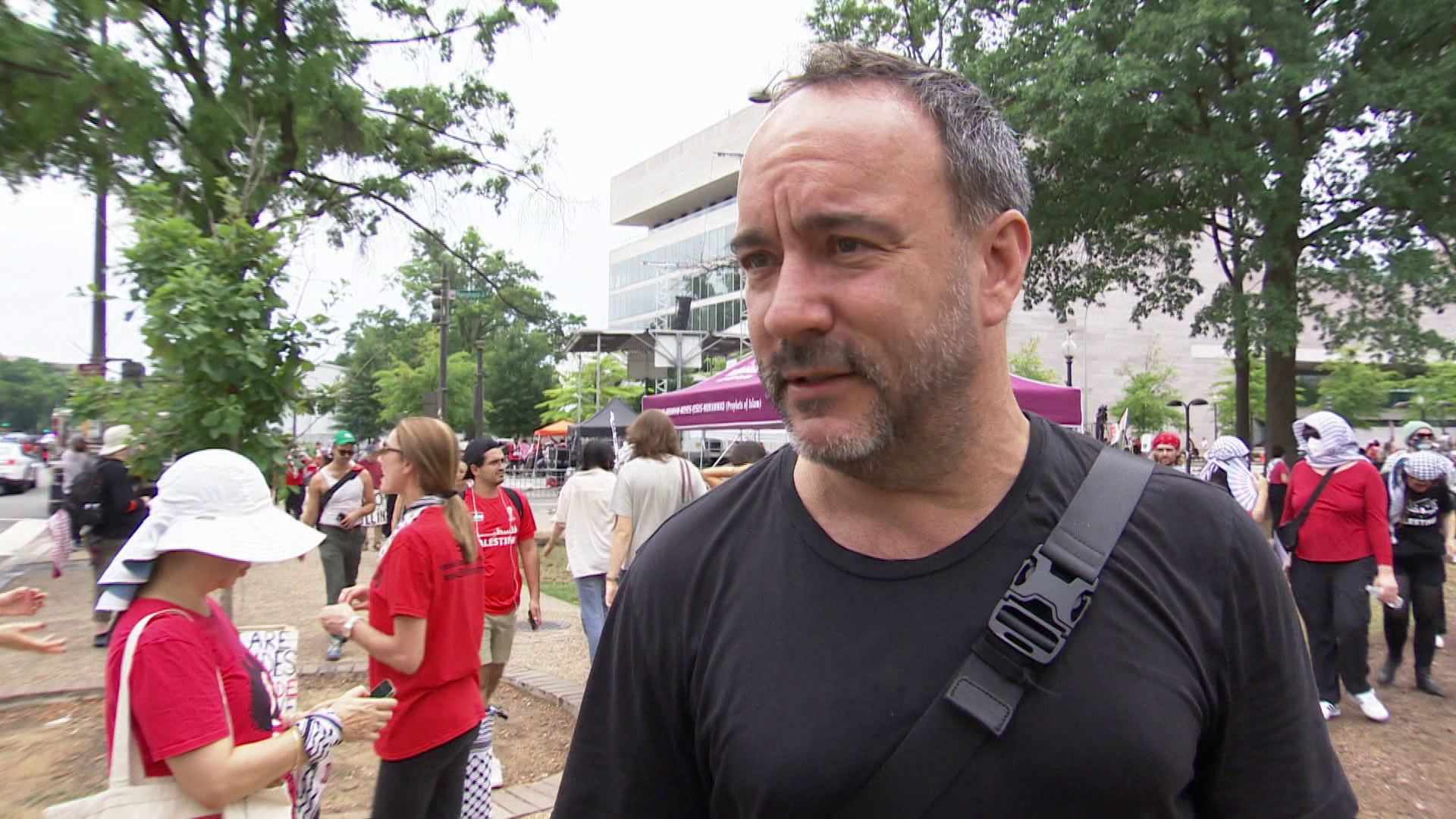 Musician Dave Matthews slams ‘disgusting’ support for Netanyahu in US