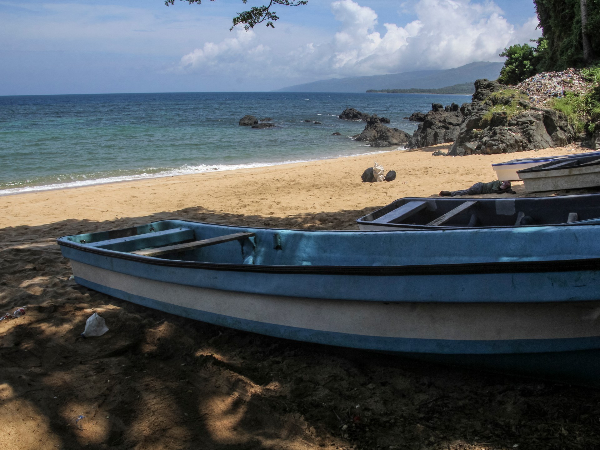 At least 25 killed after traffickers capsize boat off Comoros: IOM