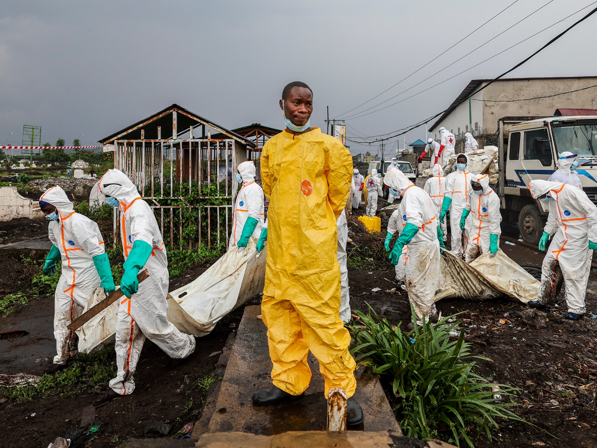 Amid ceasefire, Goma residents race to bury 2,000 bodies