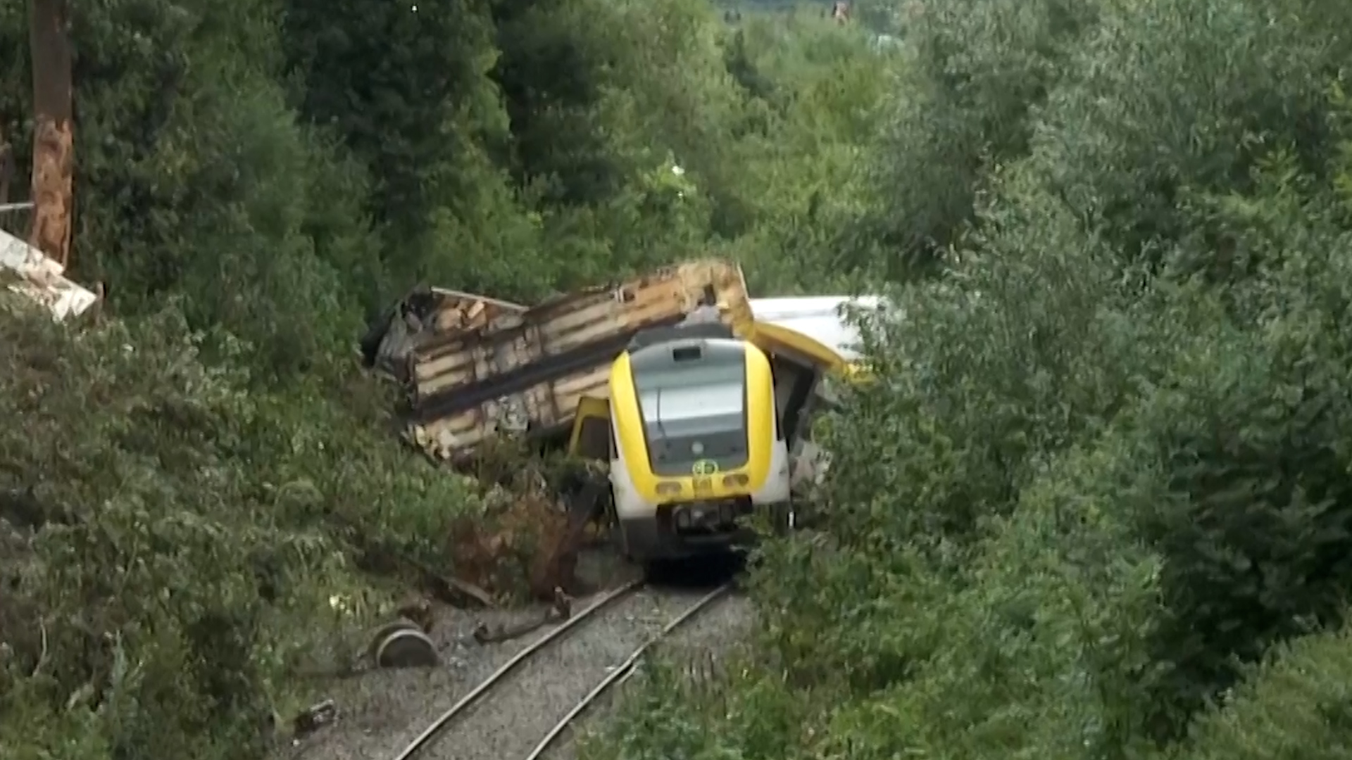 Video: Landslide causes train crash in Germany, killing three