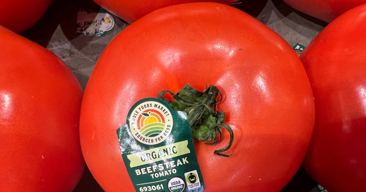 Trump slaps 17 percent tariff on tomatoes from Mexico