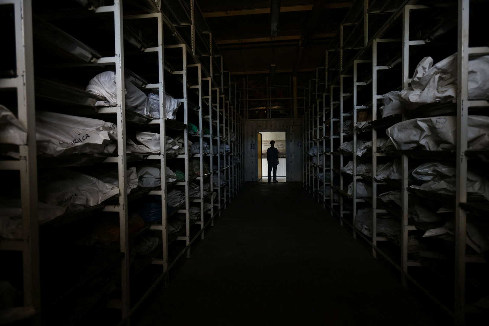 Why are mass murderers from the Srebrenica genocide still free?