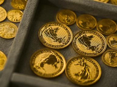 Gold prices soar to new records amid US government shutdown