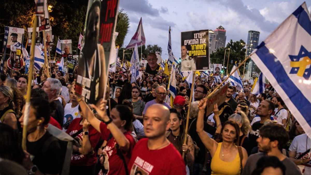 ‘Day of Disruption’: Families, supporters of Israeli Gaza captives protest