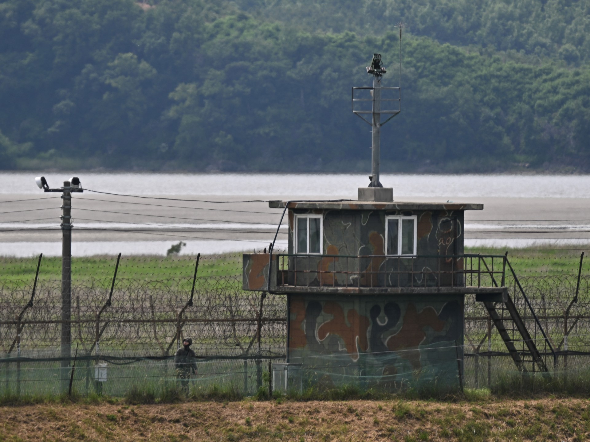 South Korea proposes talks with North Korea on military demarcation line