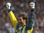 Goalkeeper DAVID SEAMAN was nicknamed ‘safe hands’
