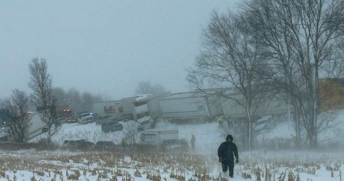 More than 100 vehicle pile-up leaves US motorists stranded in snowstorm