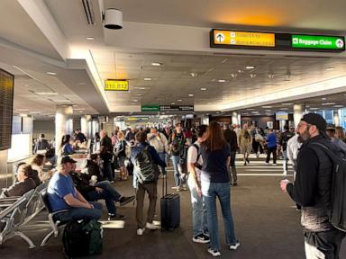 Strong chemical smell forces 1-hour flight halt at 4 major DC-area airports