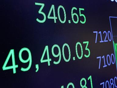 Democrats feud over stock trading as they sharpen anti-corruption case against Trump