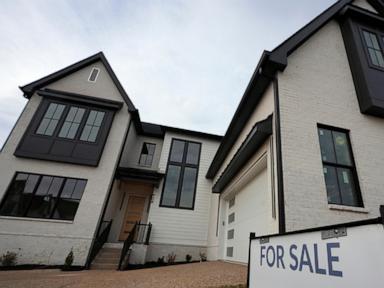 US home sales flat in April as lackluster spring homebuying season lurches forward